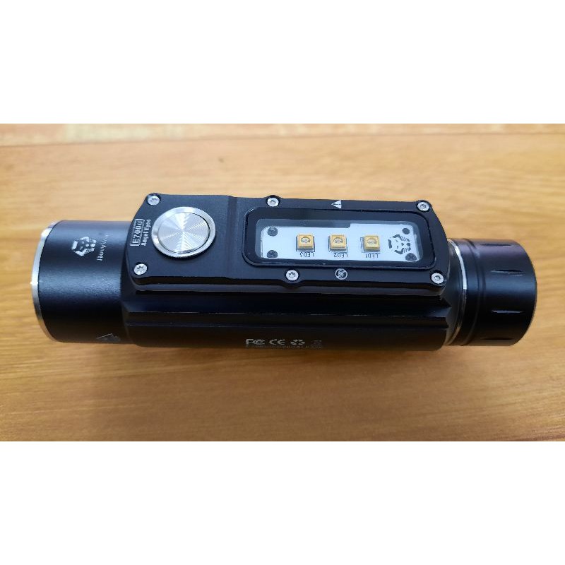 đèn pin rovyvon E700U