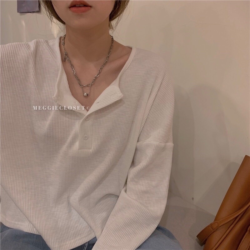 [ IG: meggiecloset ] Áo thun gân cổ nút HAK