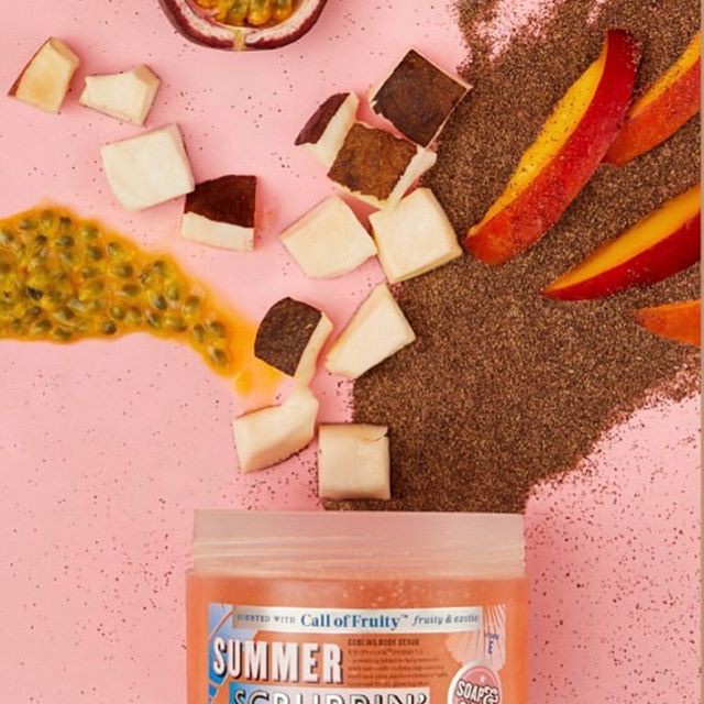 Tẩy tế bào chết Call of Fruity Summer Scrubbin Body Scrub Soap &amp; Glory hương trái cây nhiệt đới 300ML