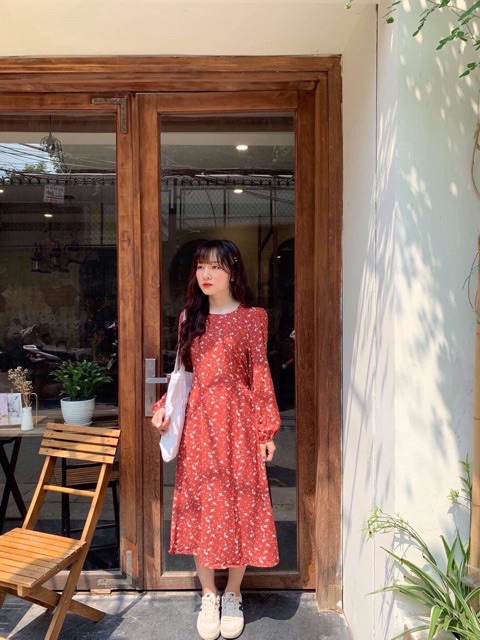 Đầm maxi hoa tay dài cổ tròn xinh hơn hoa | BigBuy360 - bigbuy360.vn