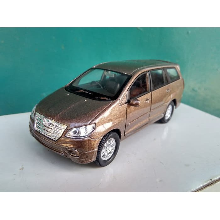 Mô Hình Xe Toyota Kijang Innova Diecast Innova