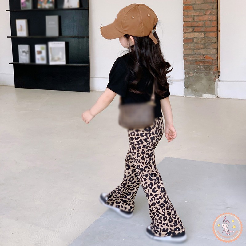 Set Đồ 2 Món Gồm Áo Thun In Họa Tiết Da Báo + Quần Dài Cho Bé Gái