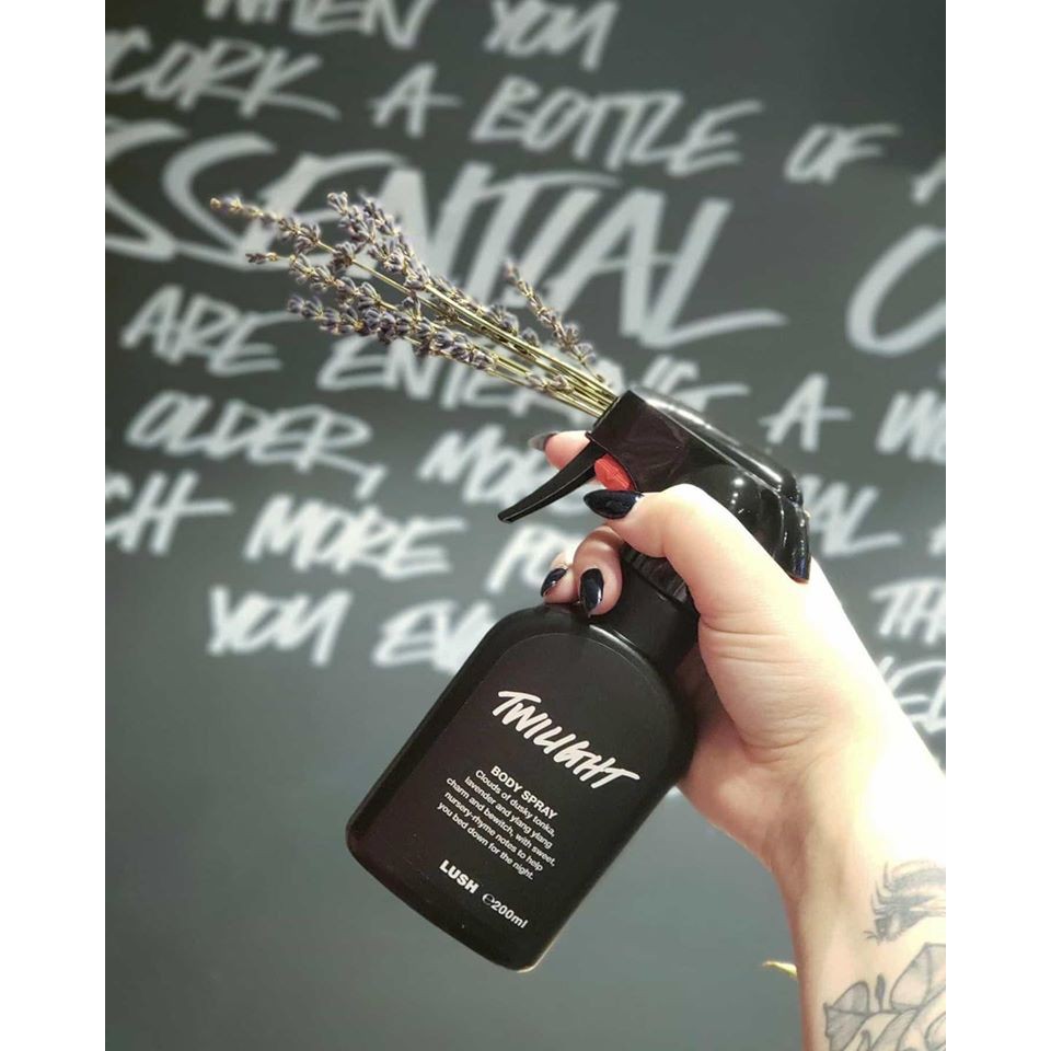 XỊT TOÀN THÂN LUSH - TWILIGHT BODY SPRAY ( BILL ANH ) | BigBuy360 - bigbuy360.vn
