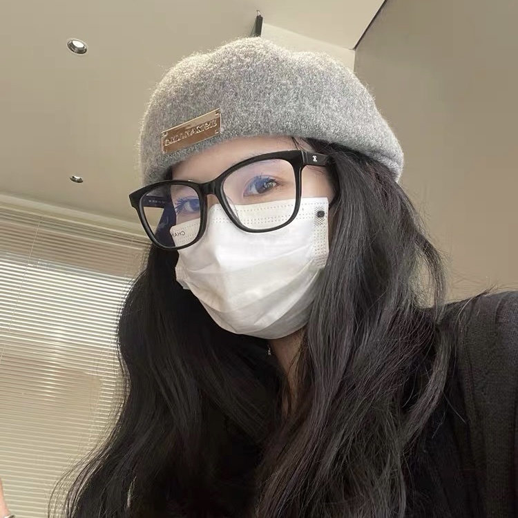 Mũ nồi MG STUDIO len đính miếng kim loại trang trí