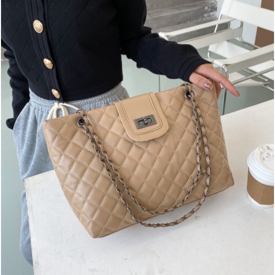 Túi Xách Đeo Vai Nữ Đẹp Cao Cấp Thời Trang Đi Làm Khóa Vặn Dây Xích Đẹp