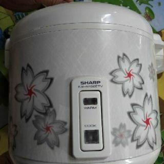 Nồi cơm điện Sharp 1.8 lít KS-N182ETV