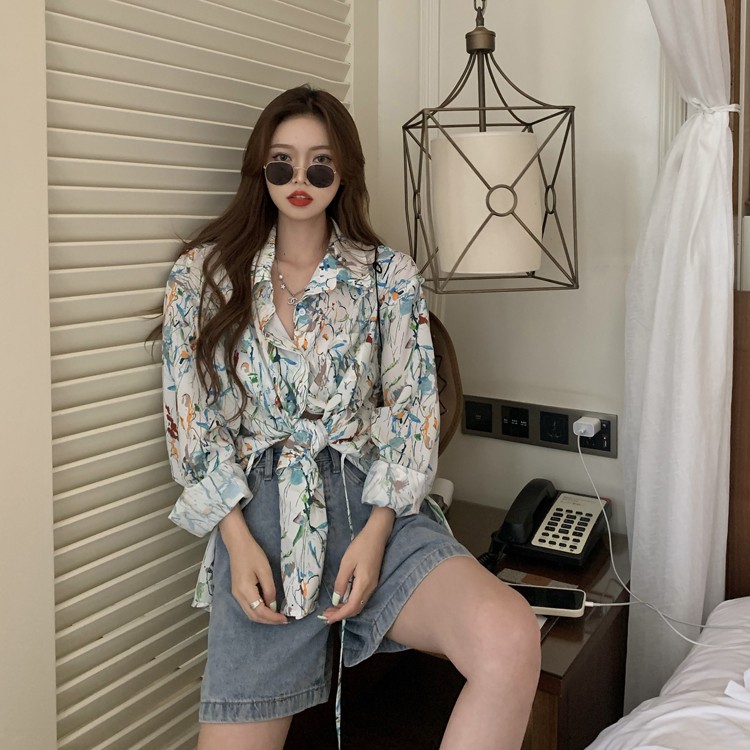 Sơ mi trắng loang vệt sơn mini sắc màu form rộng | 11 HIN