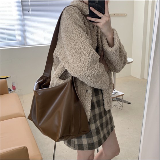 [SẴN - VIDEO THẬT] Túi đeo vai da mềm oversize phong cách Ullzang Hàn Quốc P067 | BigBuy360 - bigbuy360.vn