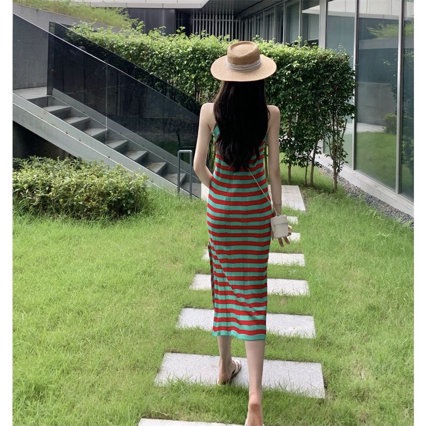 Đầm dệt kim dáng dài họa tiết kẻ sọc phối xẻ tà thời trang retro cá tính