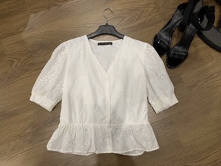 Áo peplum thô ren