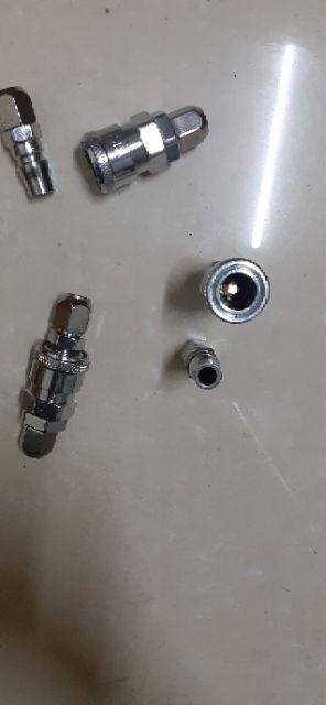 Đầu nối dây hơi với máy nén khí và súng