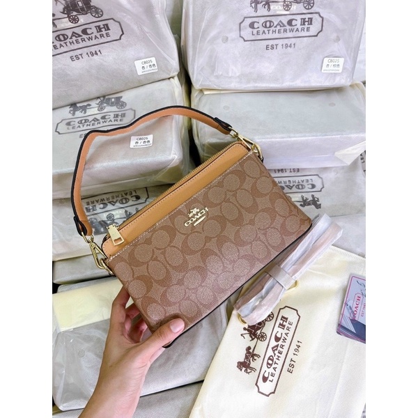 Túi Coach kẹp nách siêu hot