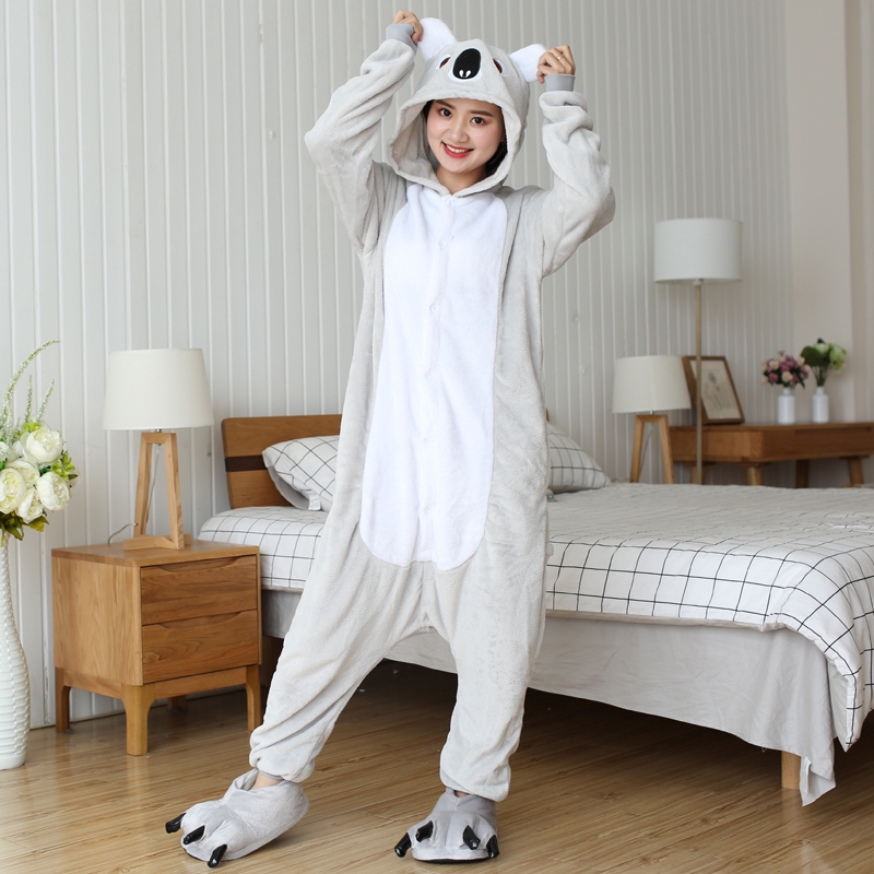 Bộ đồ ngủ liền thân dài tay họa tiết gấu koala hoạt hình dễ thương | BigBuy360 - bigbuy360.vn