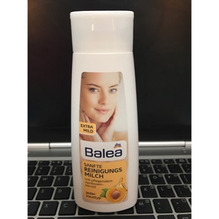 Sữa rửa mặt Balea