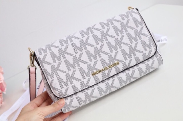 Túi đeo chéo MK Michael Kors nắp size 22
