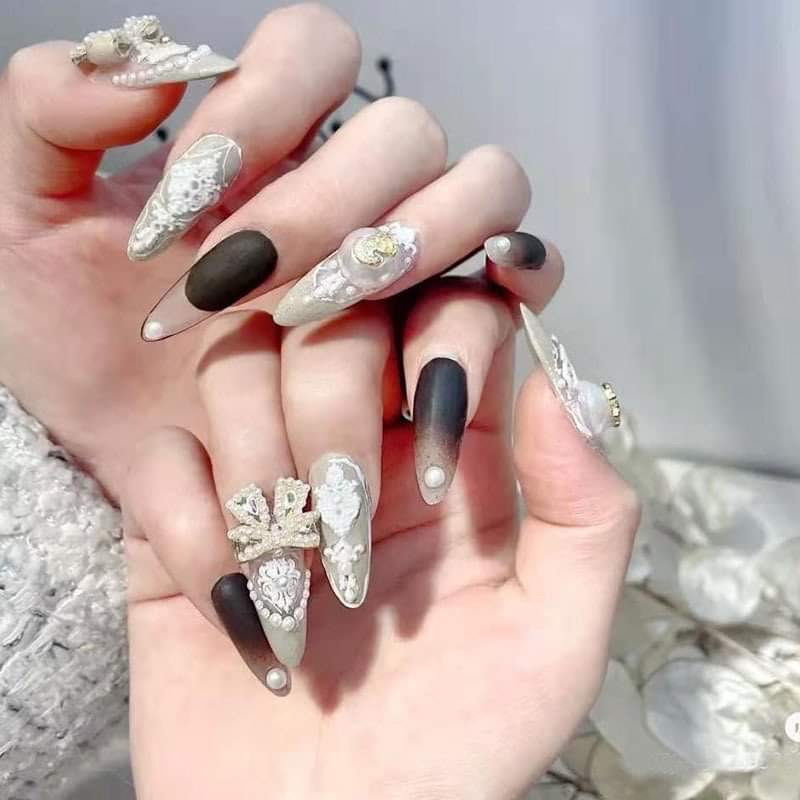 Cham nail gắn móng- hương nguyễn