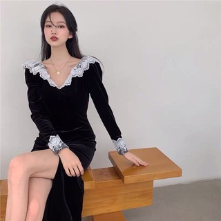 Váy đầm nhung đen dài xẻ tà viền ren trắng Quảng Châu
