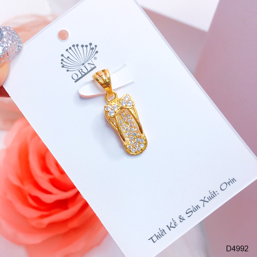 Mặt dây chuyền nữ hình chiếc dép cài nơ đính đá thiết kế cao cấp Orin D4992