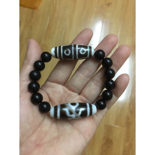 Vòng tay dzi 4 mắt vs quý nhân