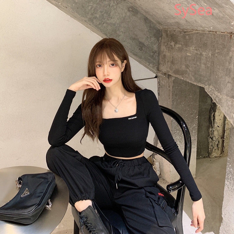 Áo croptop đen tay dài hoạ tiết thêu phong cách ngọt ngào cho nữ