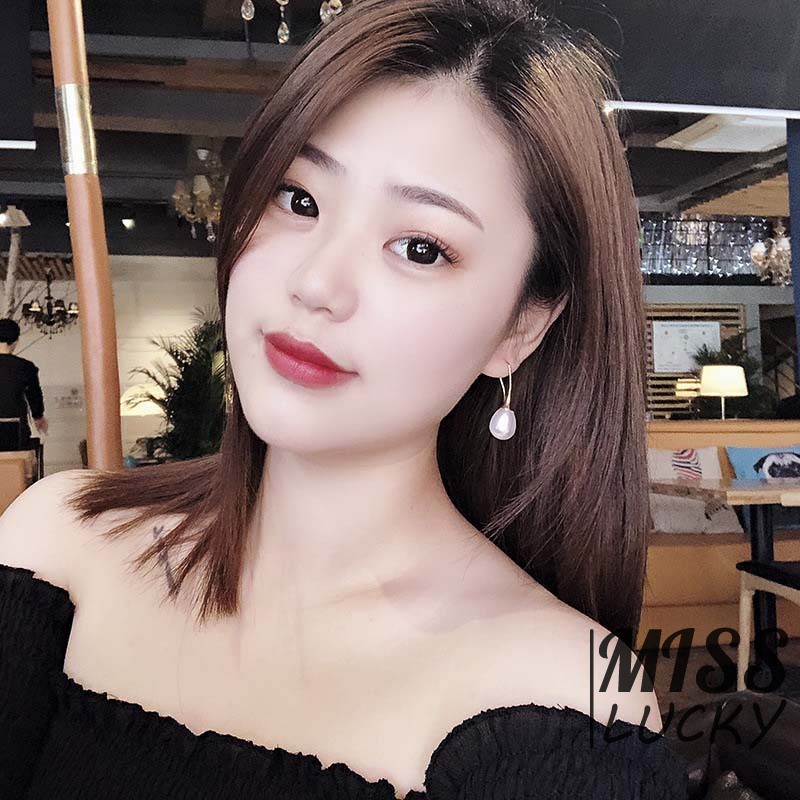 Khuyên tai nữ kiểu dáng thời trang cá tính