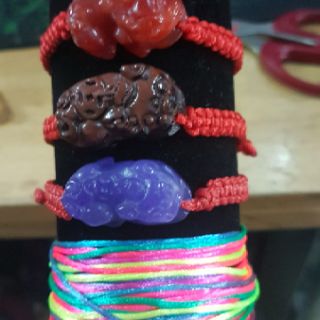Vòng đỏ tỳ hưu phong thủy