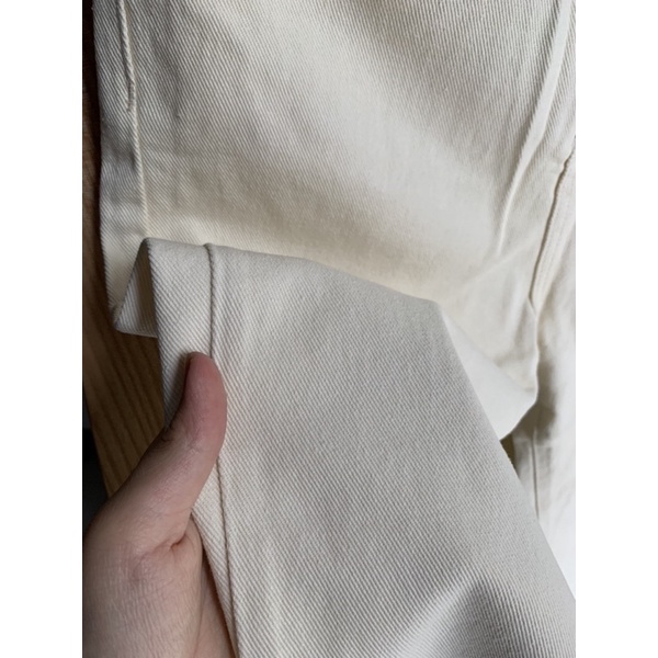 Quần kaki màu kem