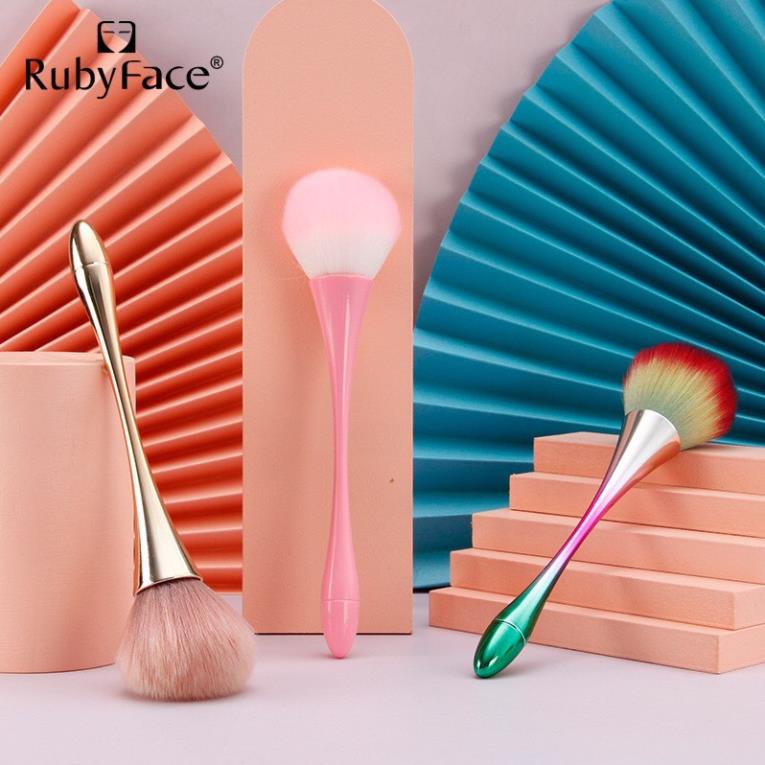 Chổi Phủi Bụi Móng Tay Cán Dài ( Chất Chổi Mềm Mướt Có Thể Sử Dụng Makeup )