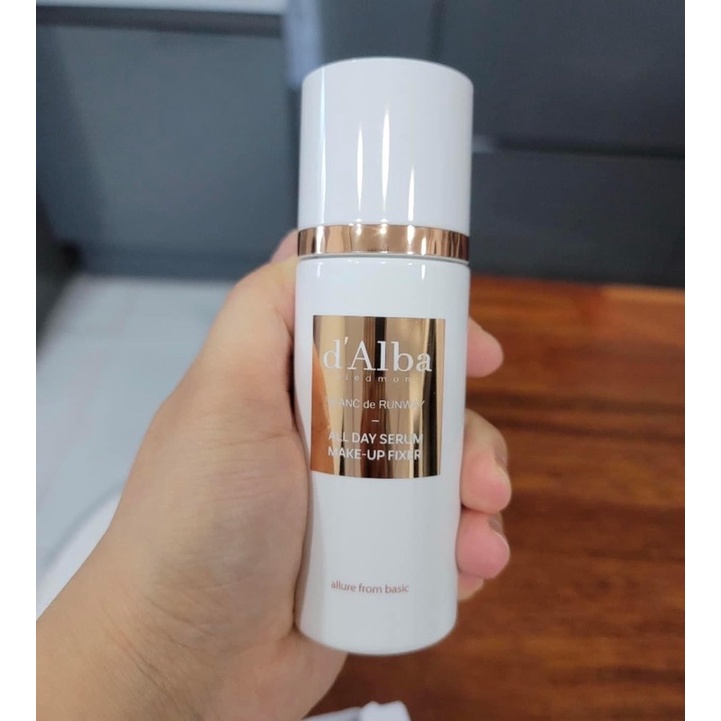 Xịt khoá lớp trang điểm