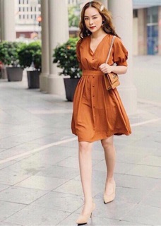 Đầm cam cổ V nút bọc (kèm hình thật)