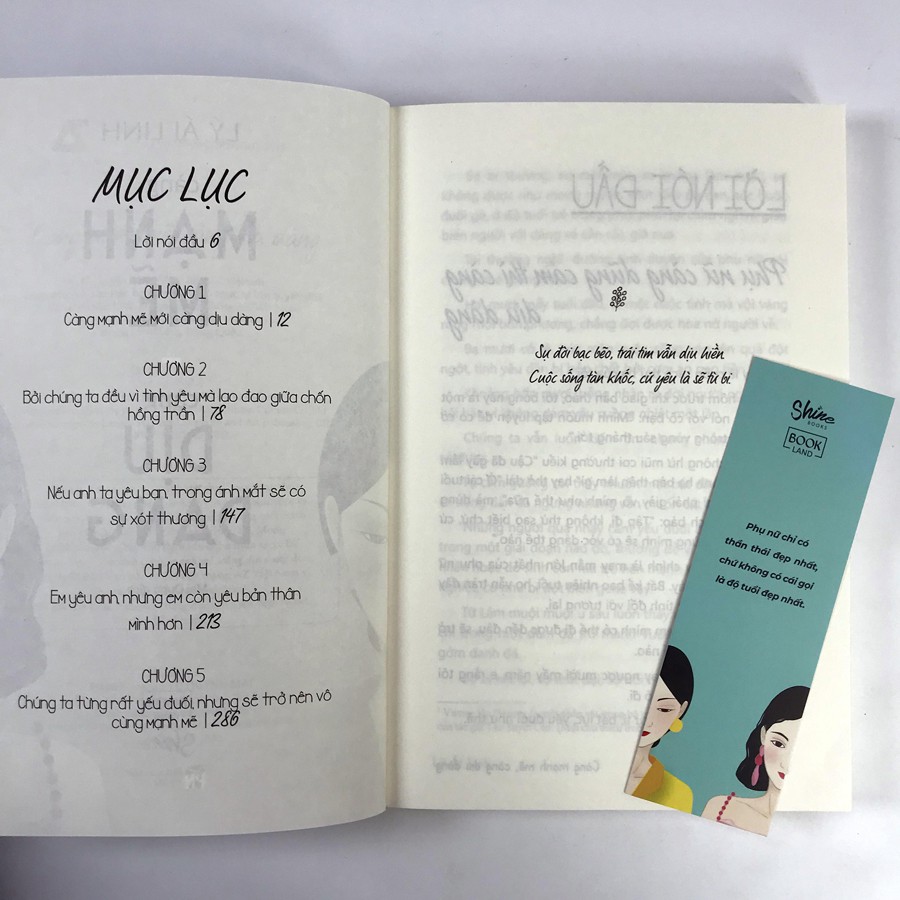 Sách Càng Mạnh Mẽ Càng Dịu Dàng (Kèm Bookmark)