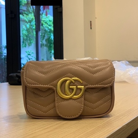 Túi đeo chéo, túi đeo vai nữ đang hot trên thị trường