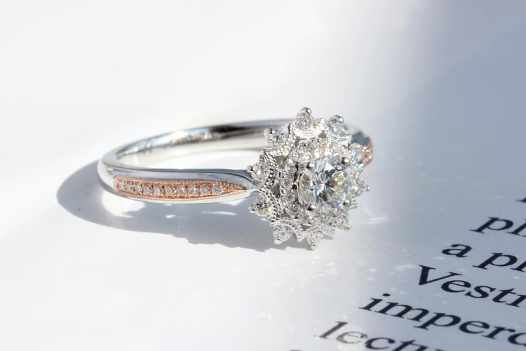 Nhẫn Vòng Hở Điện Pt950 Bạch Kim Hình Hoa Hướng Dương Cổ Điển