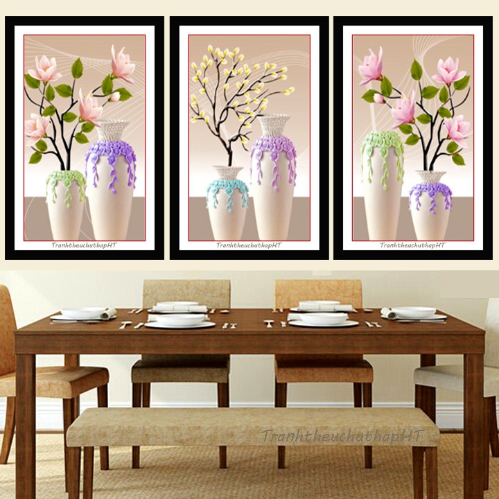 Tranh thêu chữ thập bình hoa 3 bức KT:123x59cm,tranh chưa thêu.Tặng kéo và xỏ chỉ.