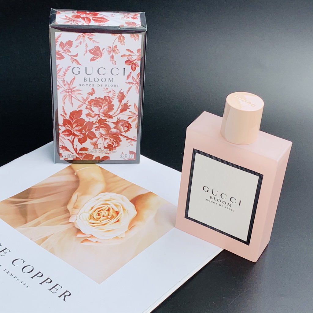 Nước hoa nữ.Gucci  Bloom thuộc nhóm hương hoa với các nốt hương chính đó chính là hoa nhài, hoa huệ và sứ quân tử. Và nh