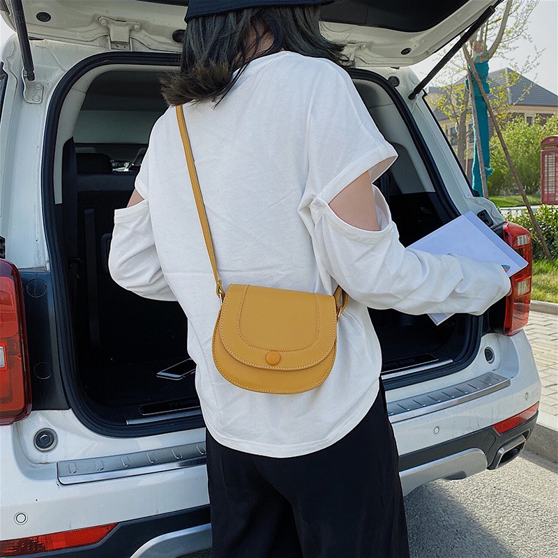 Túi da đeo chéo thời trang dành cho nữ