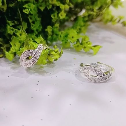 Khuyên tai bạc Khuyên tròn 15mm vòng đính đá dày dặn siêu sáng Van Jewelry V10571