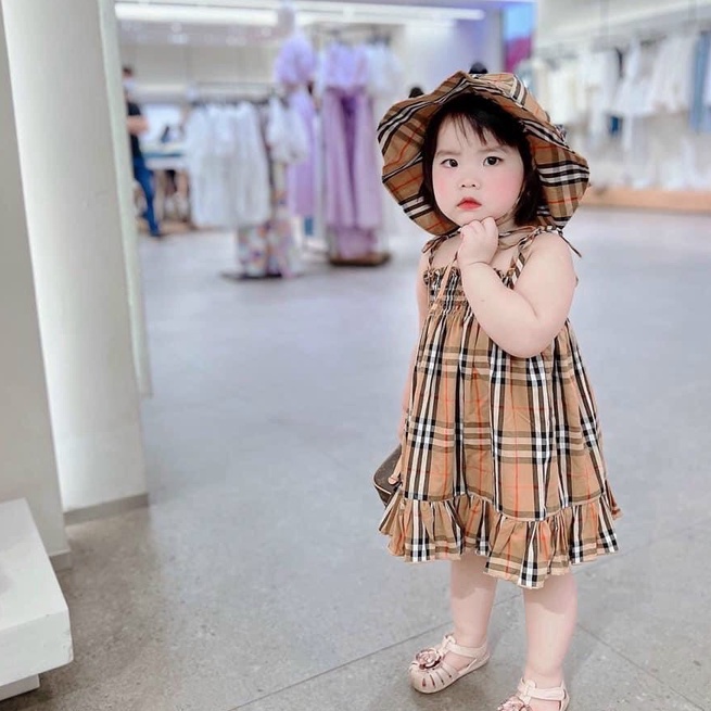 Váy 2dây kẻ BBR cute kèm mũ dây buộc cho bé gái từ 8-20kg thiết kế bo chun vải mềm siêu cá tính