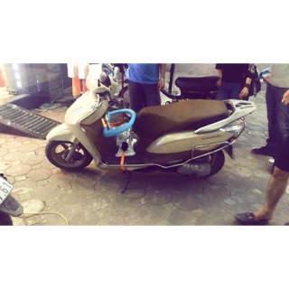Ghế ngồi xe máy cho bé