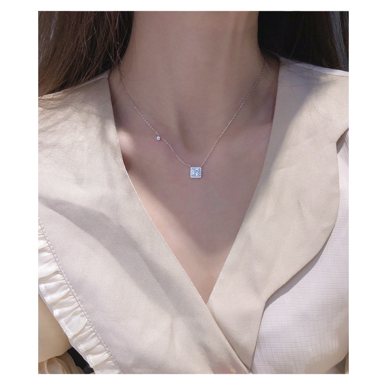 Dây chuyền mạ bạc mặt vuông đính đá Zircon