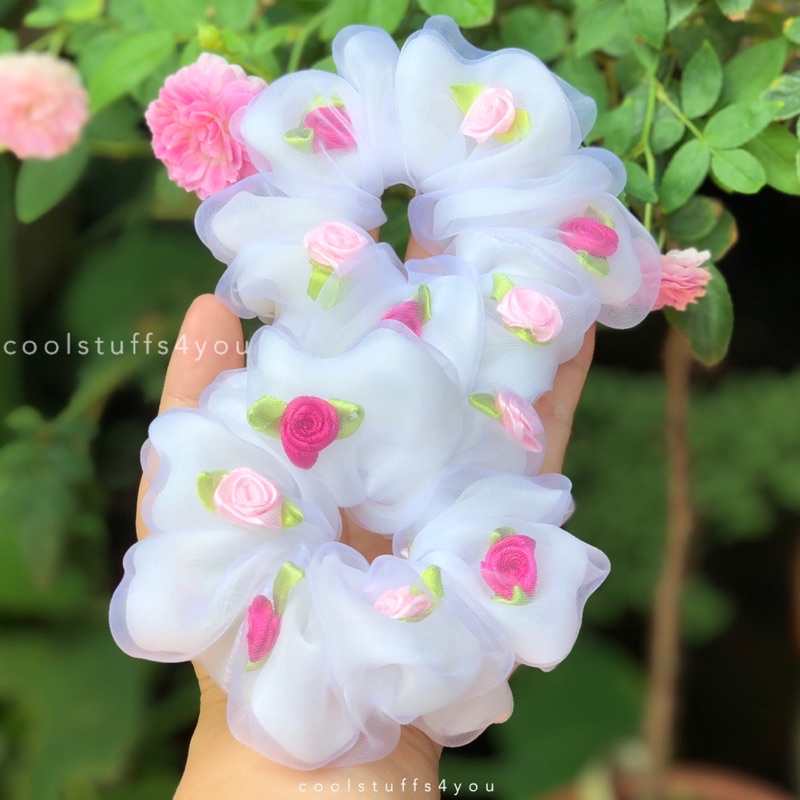 SET 2 SẢN PHẨM : scrunchies voan hai lớp thêu hoa hồng
