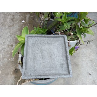 Dĩa lót xi măng vuông 32x3cm đúc cao cấp