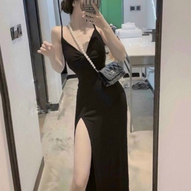 Đầm ôm body hai dây xẻ tà cực sexy sang chảnh cho nữ đi chơi dự tiệc