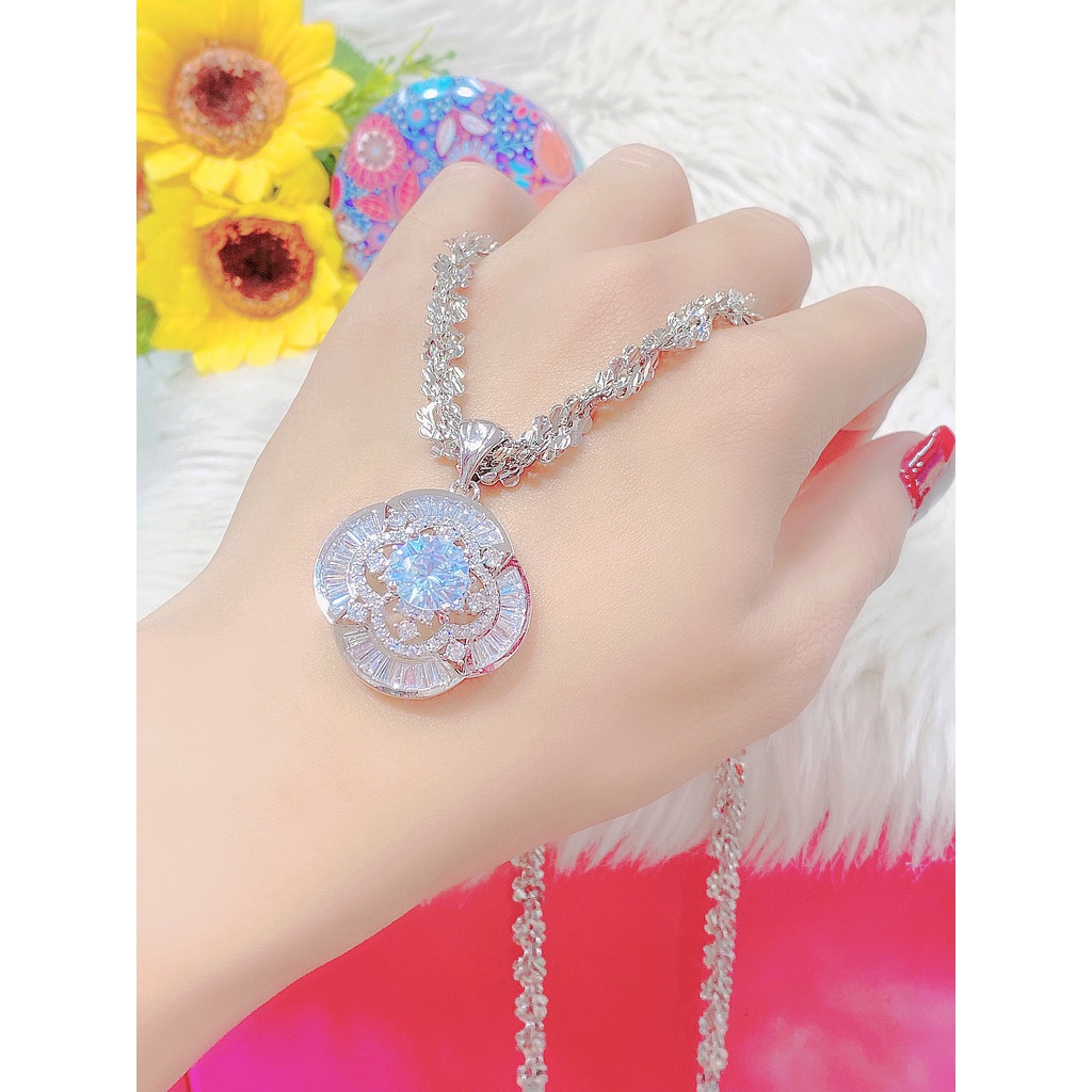 Mặt dây chuyền hình kim cương nữ UHA mạ vàng 18K kiểu dáng sang trọng M1267TCK-160