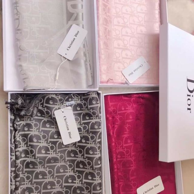 Khăn dior lụa