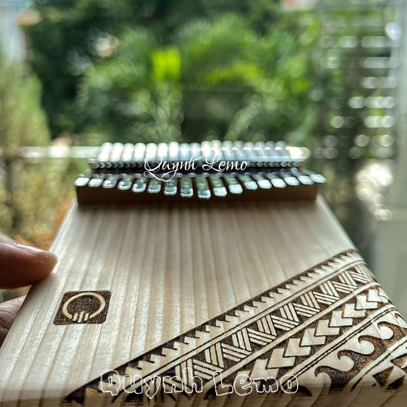 Đàn kalimba 17 phím, Kalimba 21 phím QUYNH LEMO, đàn piano ngón tay cái khắc thổ cẩm, phụ kiện hấp dẫn với deal sốc