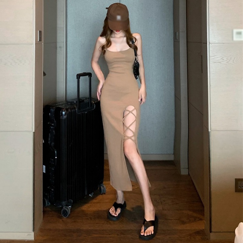 Đầm dáng ôm hai dây tùy chọn màu sắc thời trang Hàn Quốc sành điệu cho nữ