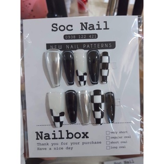 Nail box vẽ sọc caro