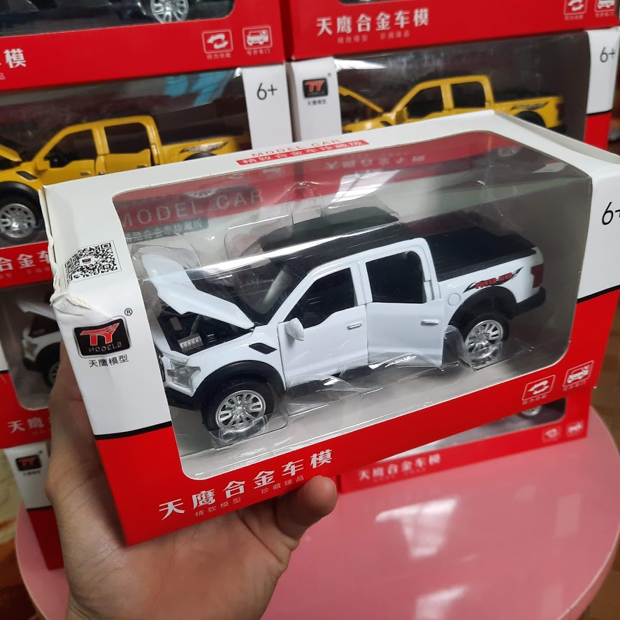 Đồ chơi mô hình xe ford ranger 1:32 bằng kim loại mở 4 cửa xe có đèn và âm thanh động cơ