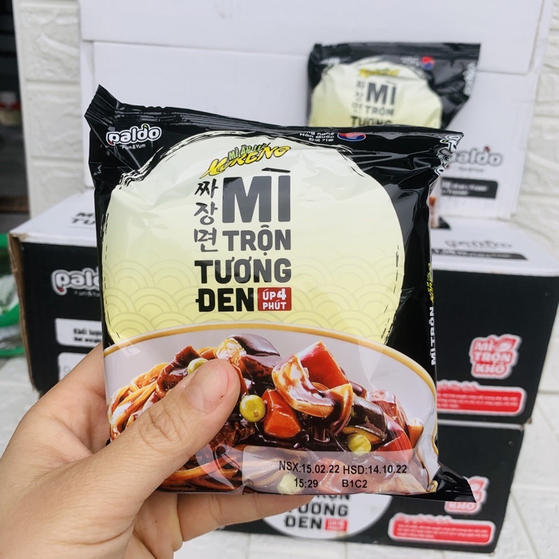 Mì trộn tương đen Koreno úp 4 phút gói 78g